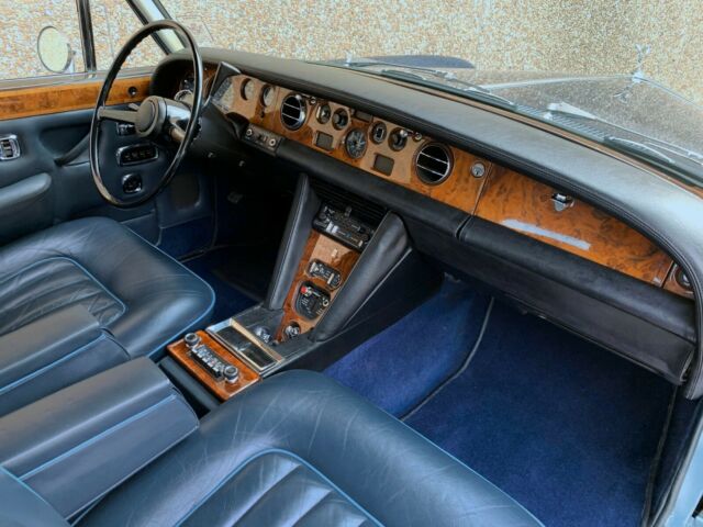 Rolls-Royce Silver Shadow 1975 image number 20