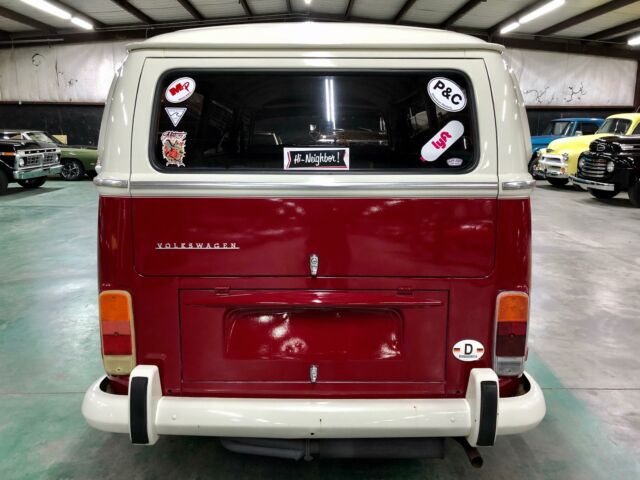 Volkswagen Bus/Vanagon 1972 image number 27