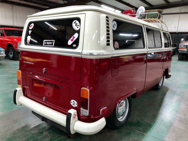 Volkswagen Bus/Vanagon 1972 image number 28