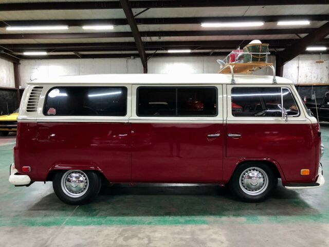 Volkswagen Bus/Vanagon 1972 image number 5