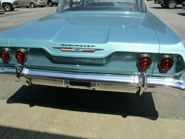 Chevrolet Impala 1963 image number 28