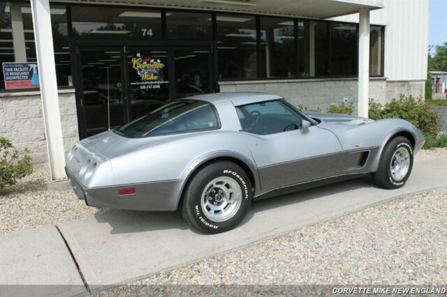 Chevrolet Corvette 1978 image number 17