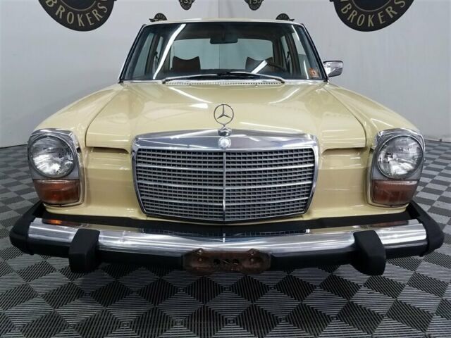 Mercedes-Benz 240 d 1974 image number 3