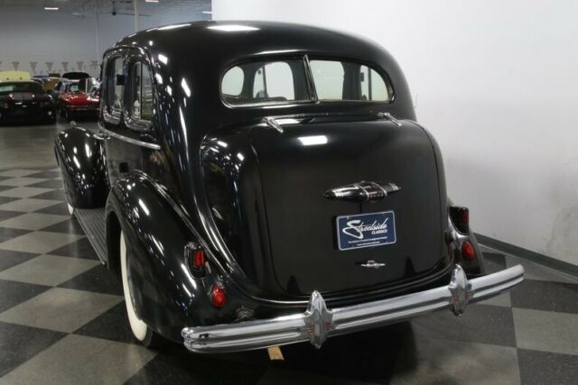 Buick Series 80 1937 image number 11