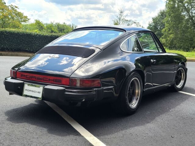 Porsche 911 1976 image number 30