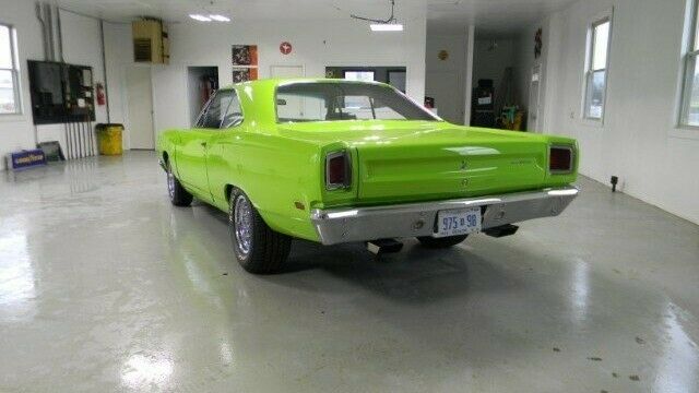 Plymouth Road Runner 1969 image number 14