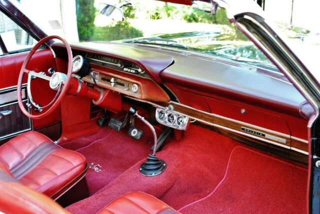 Ford Galaxie 1966 image number 29