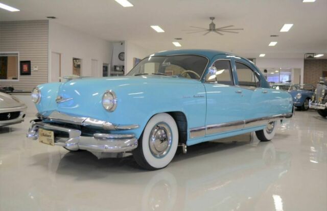 Kaiser Manhattan Four Door Sedan 1952 image number 2