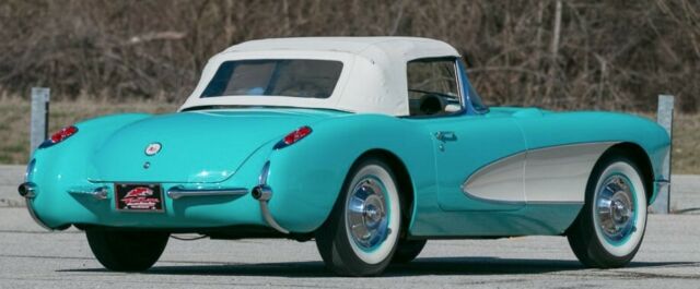 Chevrolet Corvette 1957 image number 23