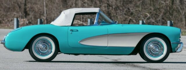 Chevrolet Corvette 1957 image number 24