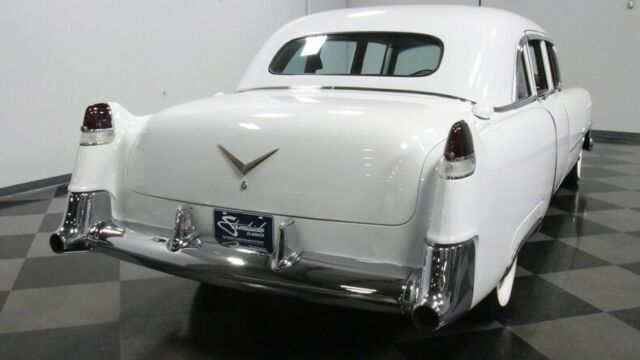 Cadillac Fleetwood Series 75 Limo 1954 image number 12