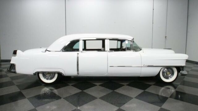 Cadillac Fleetwood Series 75 Limo 1954 image number 39