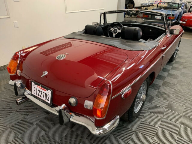 MG MGB 1973 image number 21