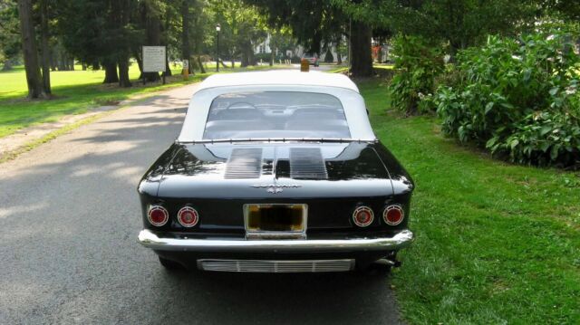 Chevrolet Corvair 1962 image number 1