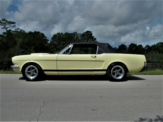 Ford Mustang 1966 image number 26