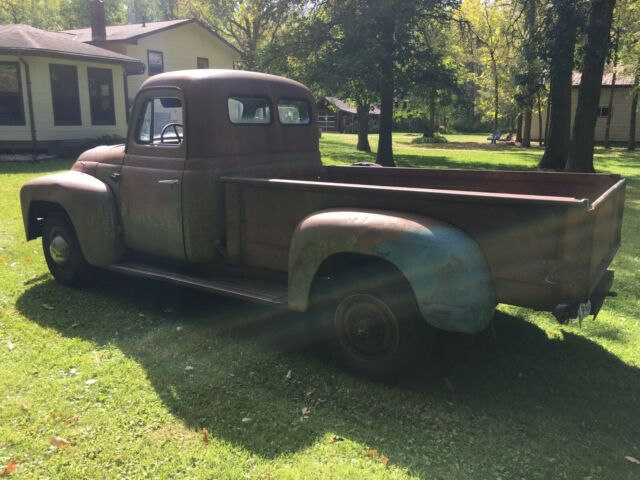 International Harvester L-122 1950 image number 35