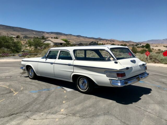 Dodge 880 Station Wagon 1964 image number 26