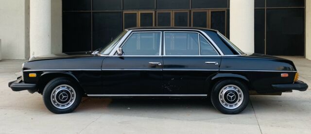 Mercedes-Benz 280 1974 image number 16