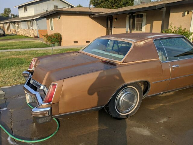 Oldsmobile Toronado 1974 image number 23