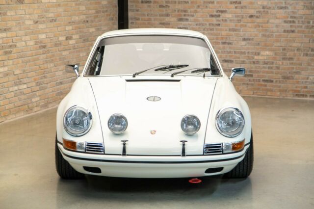 Porsche 911 1971 image number 1