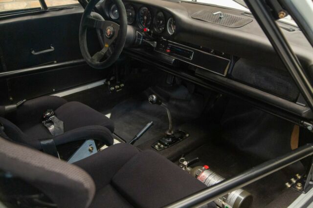 Porsche 911 1971 image number 18