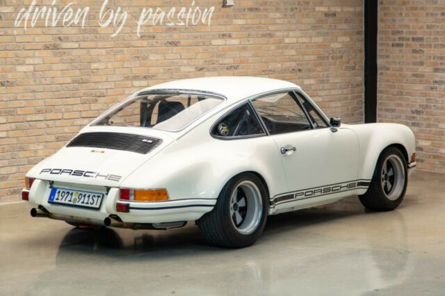 Porsche 911 1971 image number 29