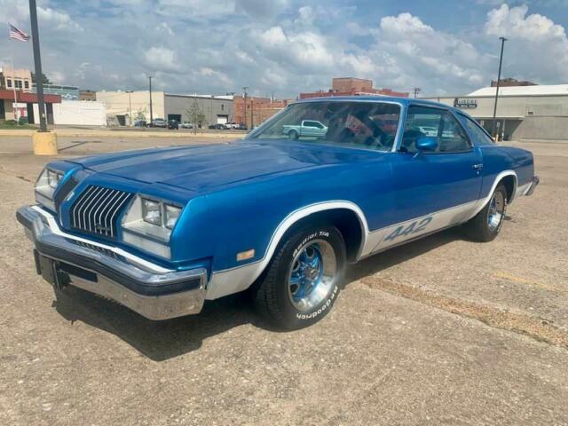 Oldsmobile 442 1976 image number 0