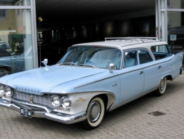 Plymouth Suburban 1960 image number 0