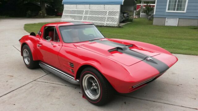 Chevrolet Corvette 1965 image number 0