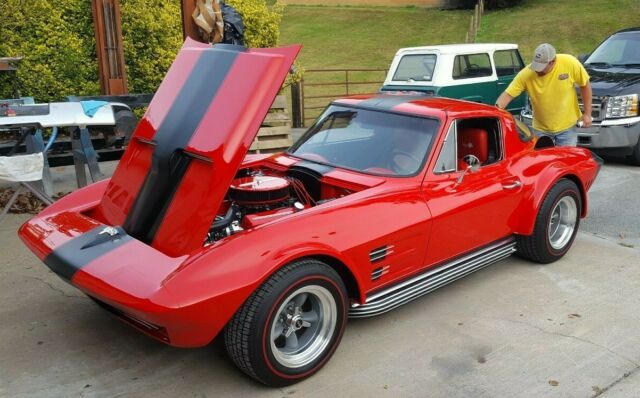 Chevrolet Corvette 1965 image number 1