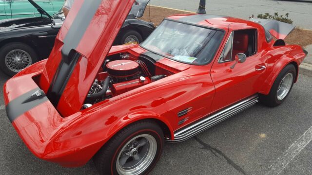 Chevrolet Corvette 1965 image number 19