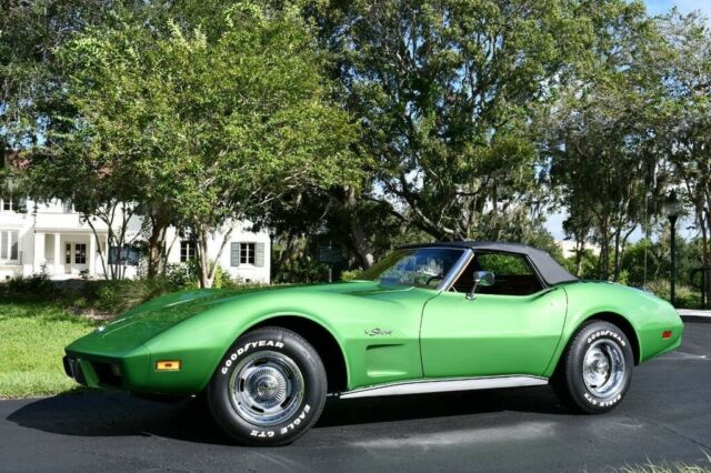 Chevrolet Corvette 1975 image number 1