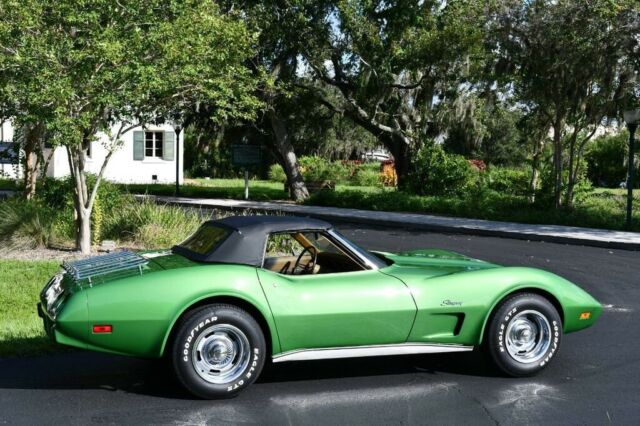 Chevrolet Corvette 1975 image number 29