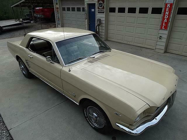 Ford Mustang 1966 image number 15