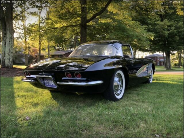 Chevrolet Corvette 1961 image number 27