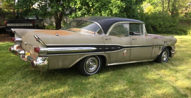 Pontiac Star Chief 1957 image number 24