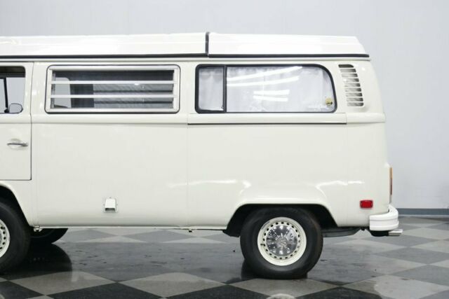 Volkswagen Westfalia Camper 1973 image number 23