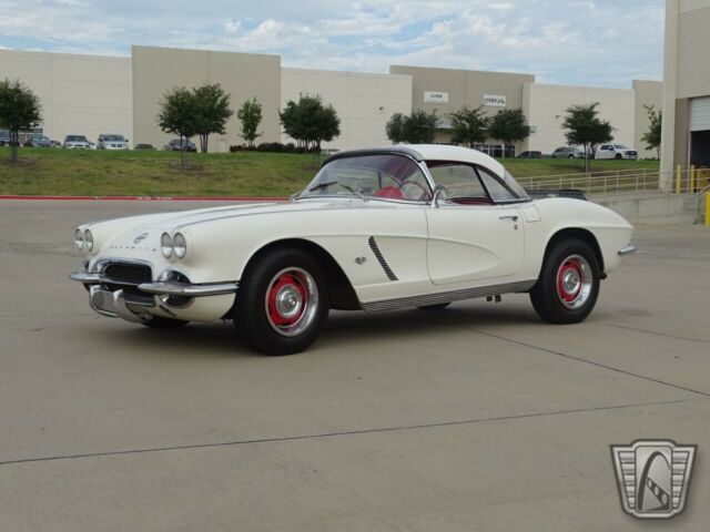 Chevrolet Corvette 1962 image number 21