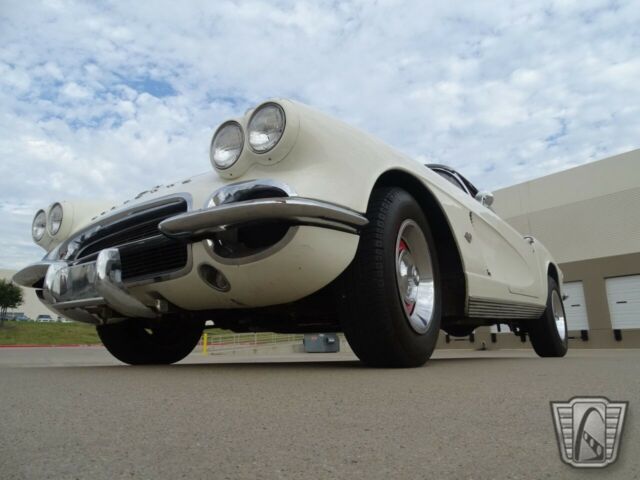 Chevrolet Corvette 1962 image number 22