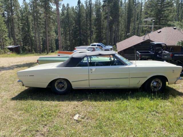 Ford Galaxie 1966 image number 24