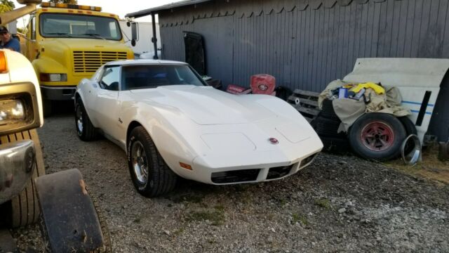 Chevrolet Corvette 1973 image number 15