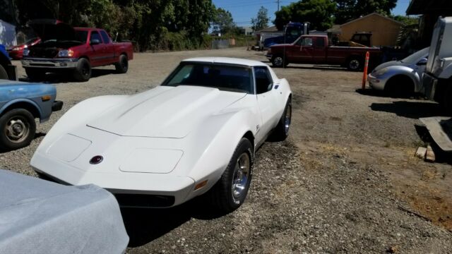 Chevrolet Corvette 1973 image number 2