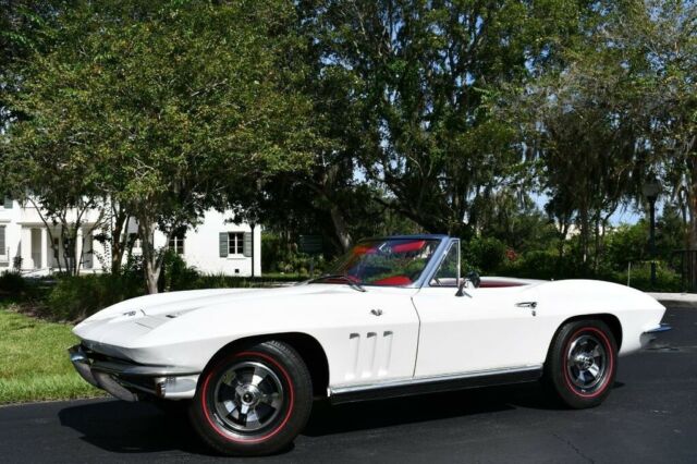 Chevrolet Corvette 1966 image number 17