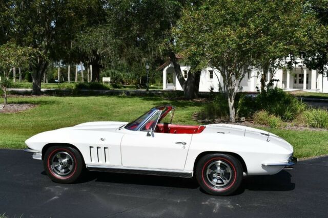 Chevrolet Corvette 1966 image number 27