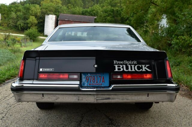 Buick Century 1976 image number 30