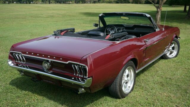 Ford Mustang 1967 image number 10