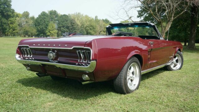 Ford Mustang 1967 image number 21