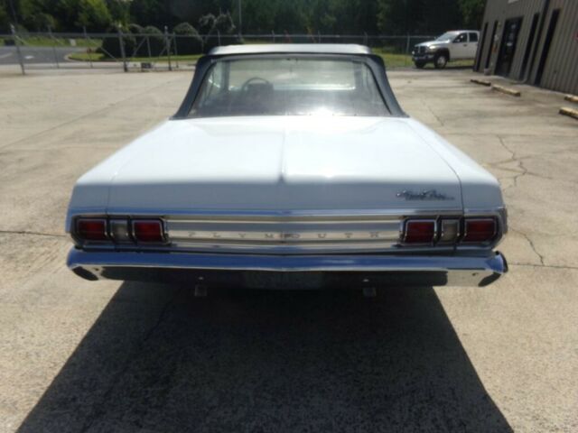 Plymouth Fury 1965 image number 2