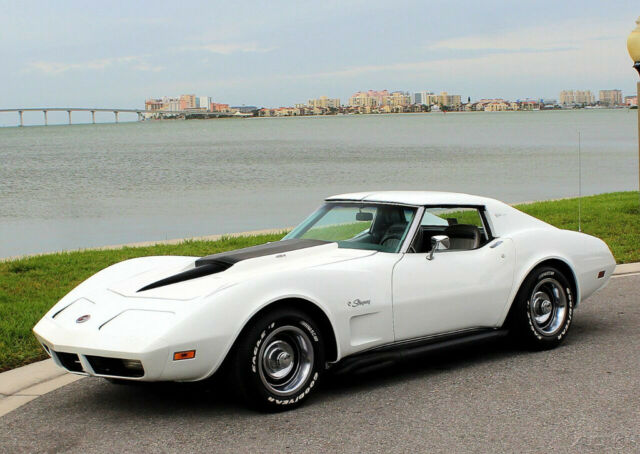 Chevrolet Corvette 1974 image number 2