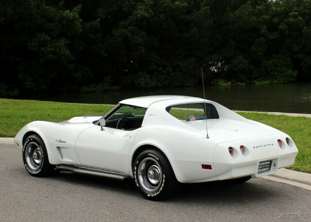 Chevrolet Corvette 1974 image number 24